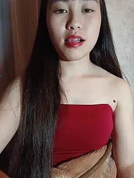 Cherry-squirtt live cam on StripChat