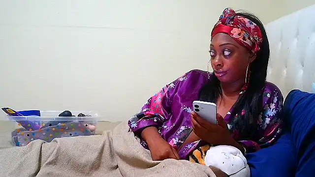 Prettylondond live sex cam