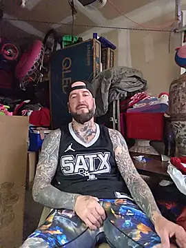 Beardedtattood webcam
