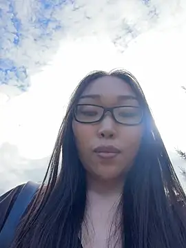 trytomakememoam webcam