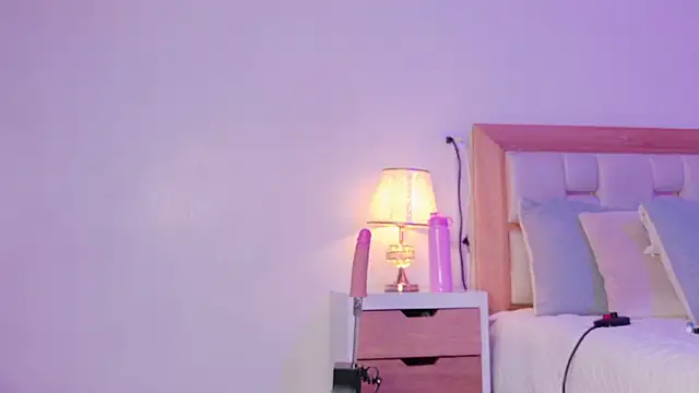 mia_hank