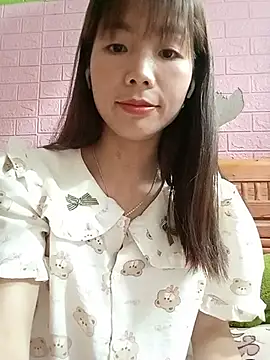 AmyLinee01 live cam on StripChat