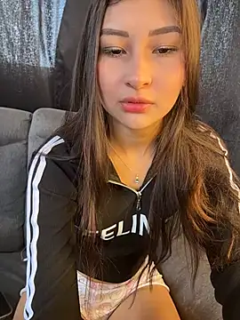 aylin-fire (F teen) - Oil or cream on my Tits 💧🍒