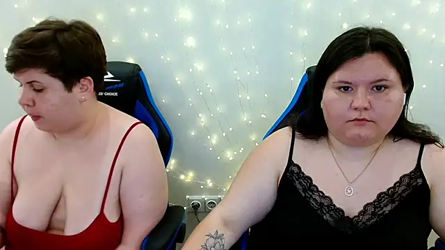 BeckyAndHellen webcam