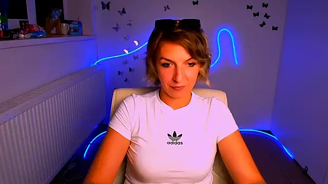 Lana_Foxyy webcam
