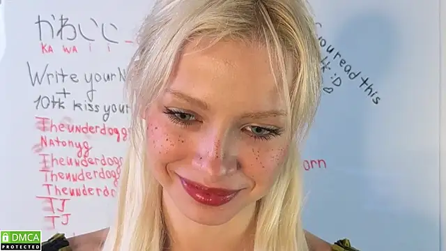 Naomi_Demio webcam