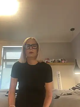 Amelie_BlondeXX webcam
