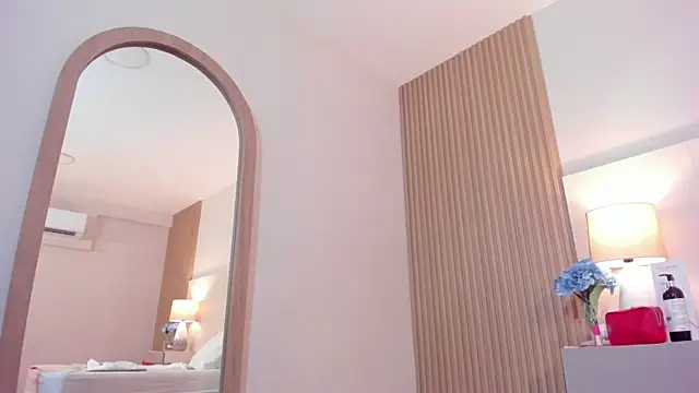 MiaaRouge webcam