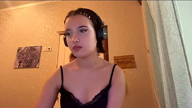 SharikaBabecki webcam