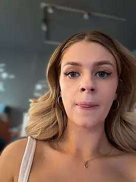 Love_Bri webcam