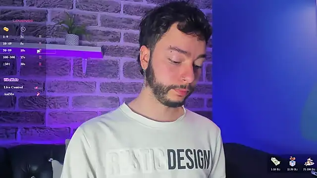 noah_ricci webcam