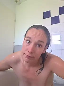 adelinegirly webcam