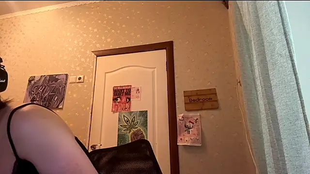 SharikaBabecki webcam