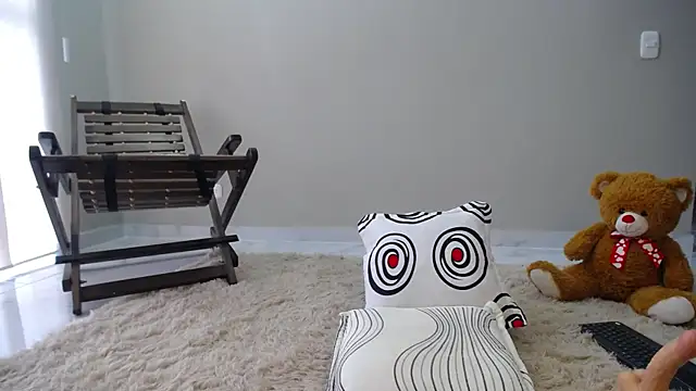 mia_kloe_strip webcam