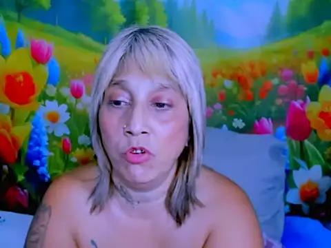 indianroxy webcam