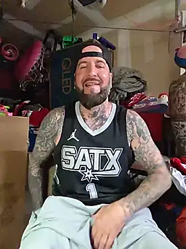 Beardedtattood webcam