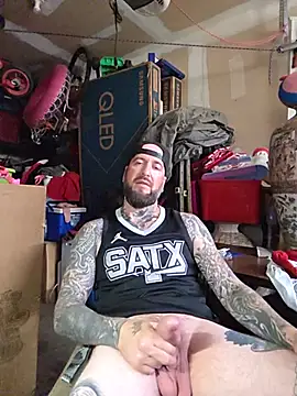 Beardedtattood webcam