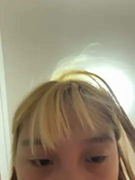 yangyang520-18girl webcam