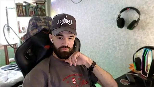 _Serious_Man webcam