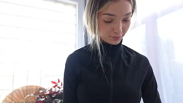 sassy_teen (F young) - My Birthday party in two days!