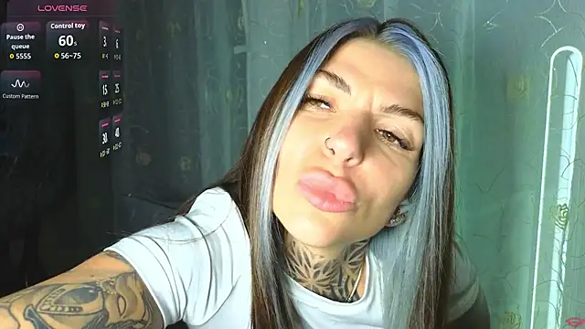 tattooedBabyy webcam