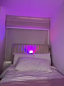 ArianaReynoldss webcam