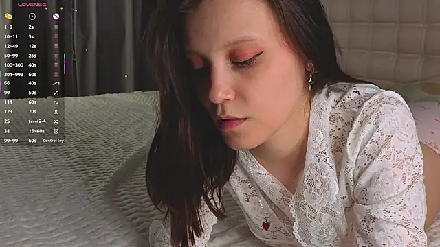 cristietovrea (F young) - squeeze my bouncy butt after spanks it
