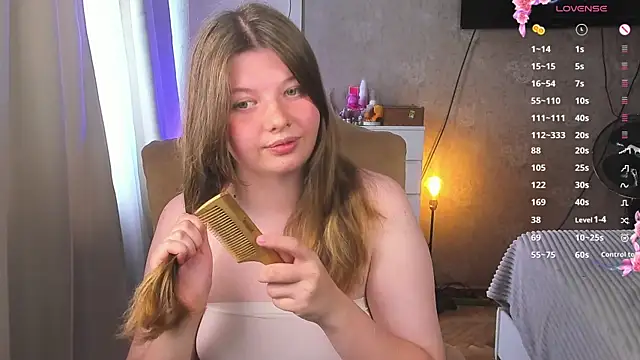 vivian_cutie (F young) - Show my boobs
