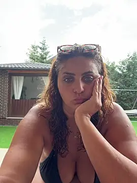 annekane (Ask my age) - oli boobs , massage them😈❤️