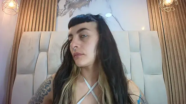 Naughty_Kittenm webcam