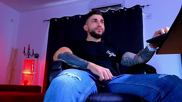 MightyAaron66 webcam