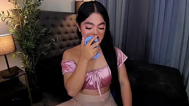 AsianHugecockAnna webcam