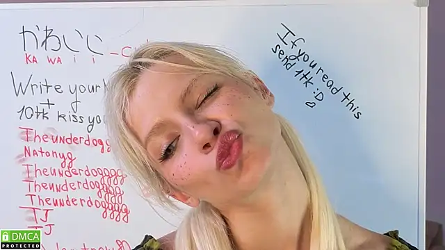 Naomi_Demio webcam