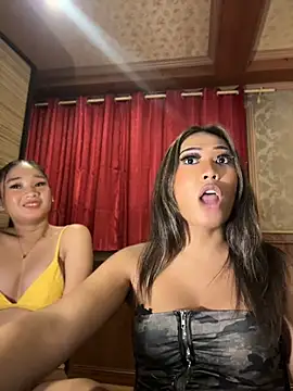 hugecock_tamira webcam