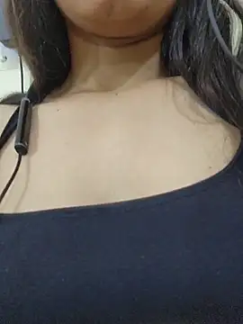 CuteSarikaLIVE webcam