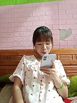 AmyLinee01 live cam on StripChat
