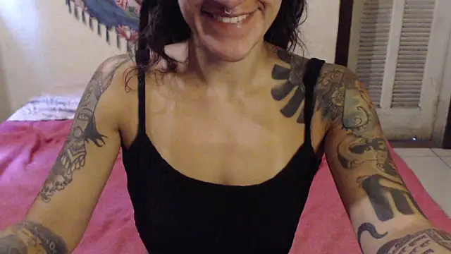 MissRebeka webcam