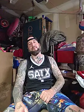 Beardedtattood webcam