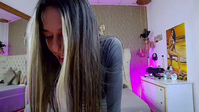 PlayfulShow live cam on StripChat