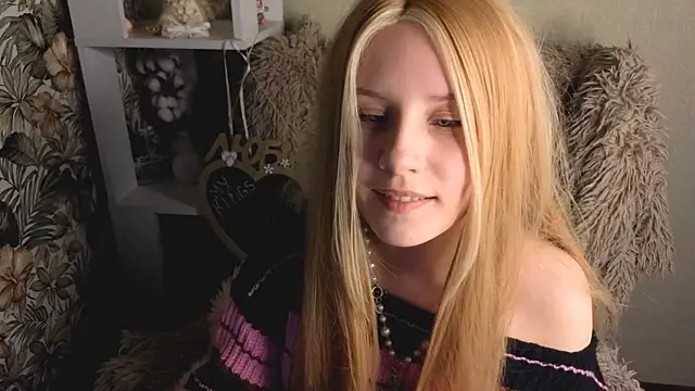 sarakaell webcam