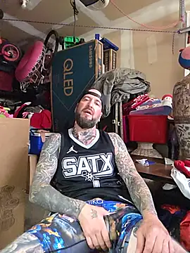 Beardedtattood webcam