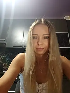 GhostLily1 live cam on StripChat