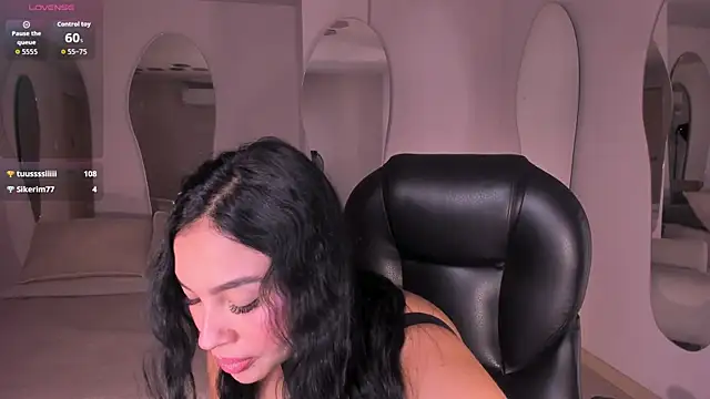 MollyJones_ live cam on StripChat