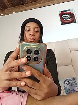 Zaira_Rose_ live cam on StripChat