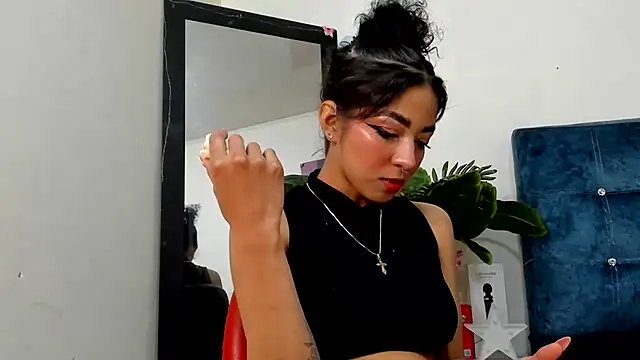 Aronandmoli69 webcam