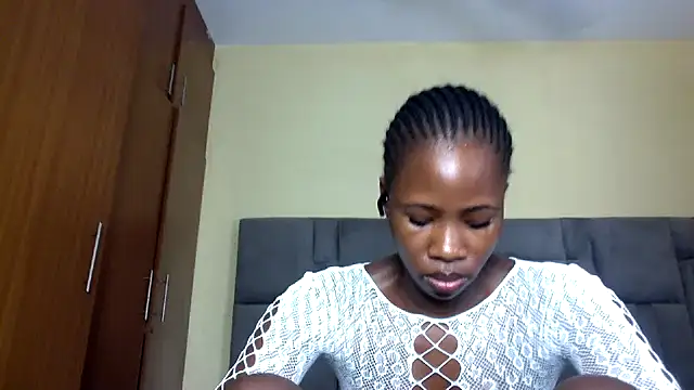 Cuteebony16 webcam