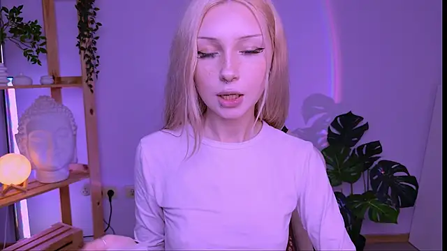 SashaQuin webcam