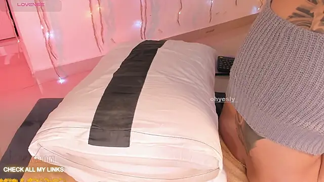 ohyesly_ webcam