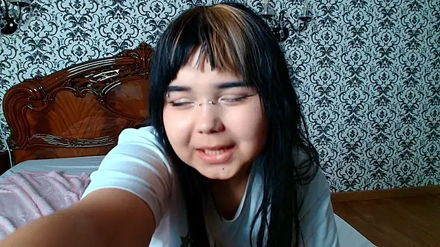 Ember_Rowe webcam
