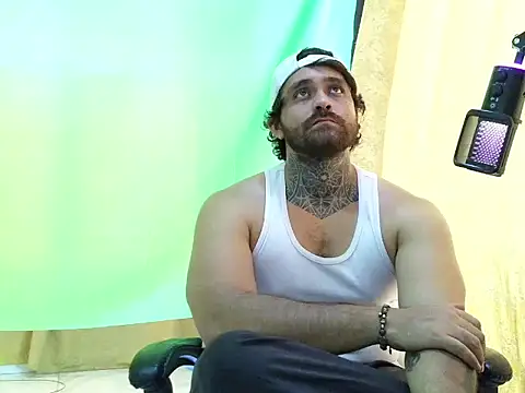aronmiller404 webcam